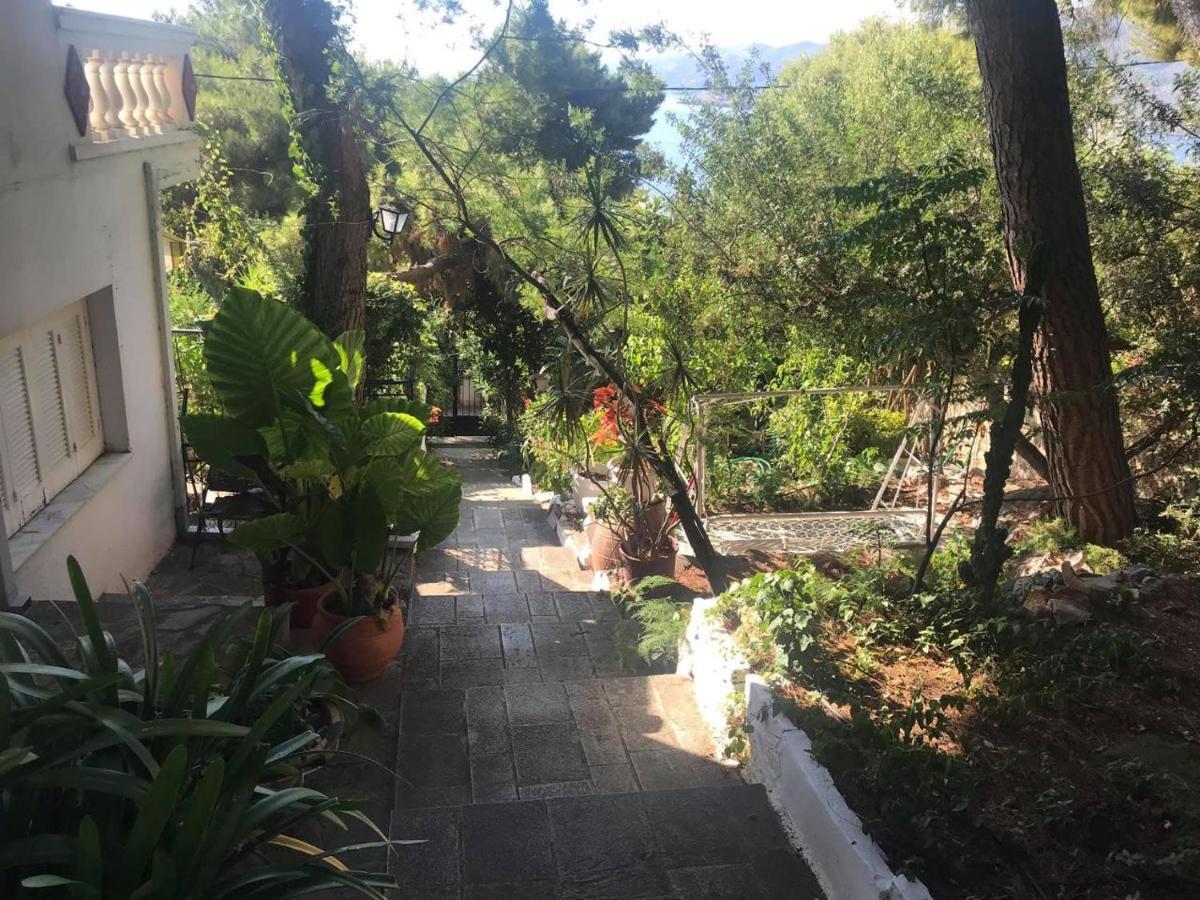 Villa Loula Apartment II Poros Town Exterior photo